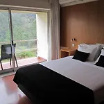 호텔 Hotel Portas Do Geres 2*