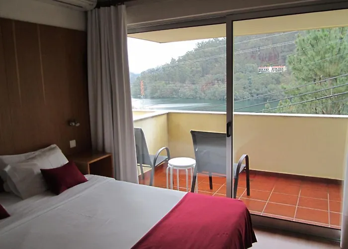 Hotel Eco Salvador Geres