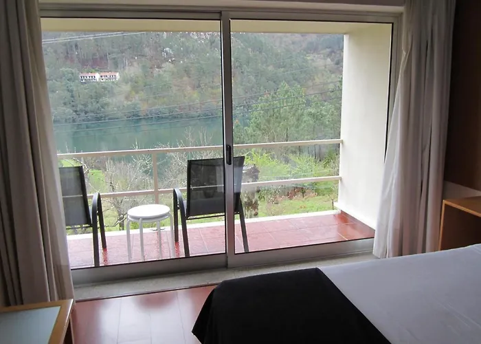 Eco Salvador Hotel 2*