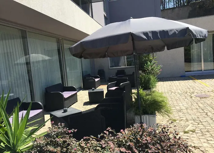 Eco Salvador Hotel 2*