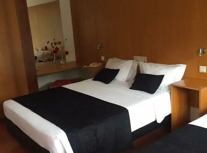 Eco Salvador Hotel 2*